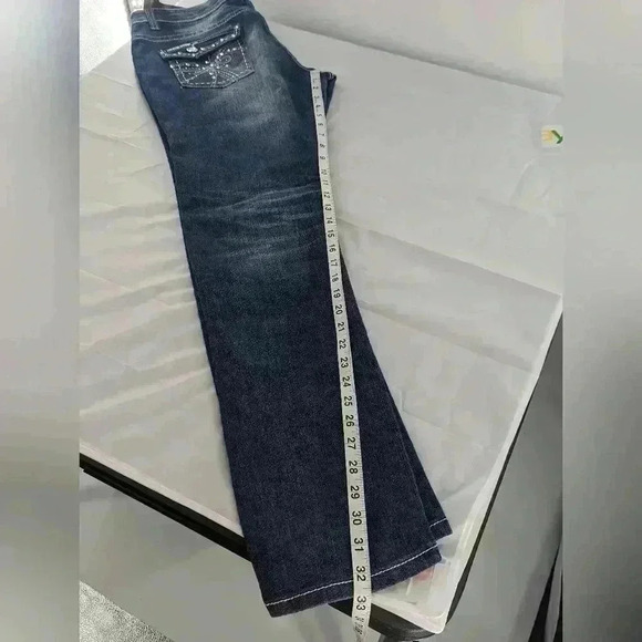 Thrill Women's Size 15 NWT Distressed Stud Back pocket Straight Leg Jeans - Picture 16 of 16